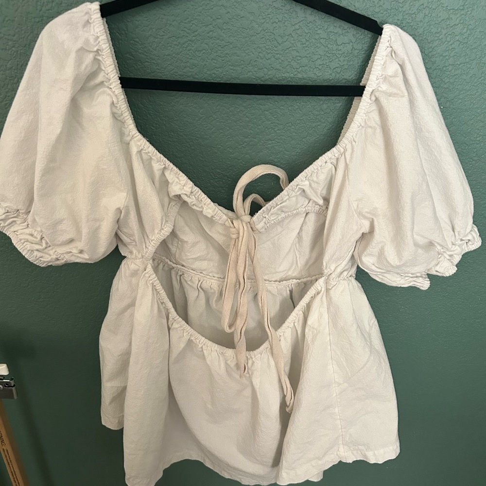 Free People White Puff Sleeve Top and shorts. Linen